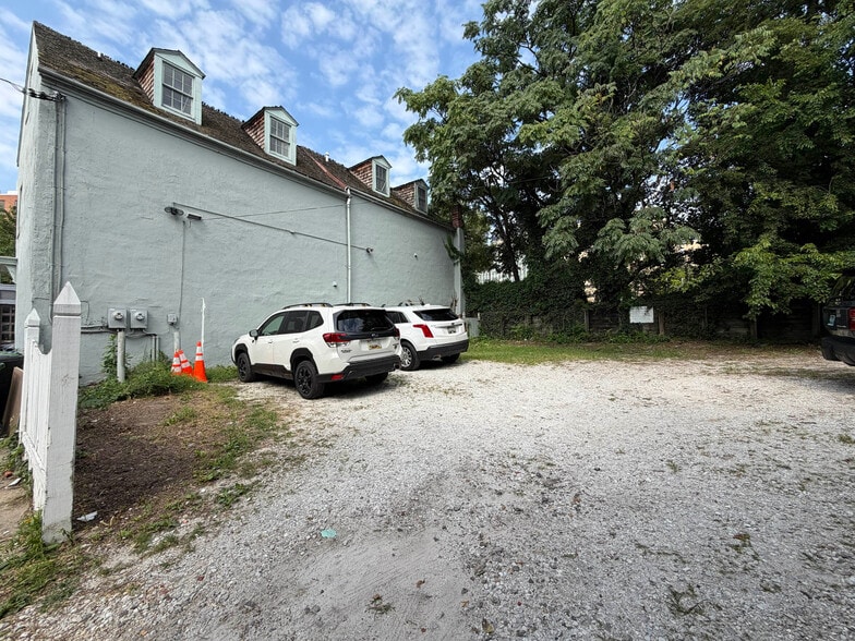 More Photos Of 226 W Read St, Baltimore General Retail For Sale