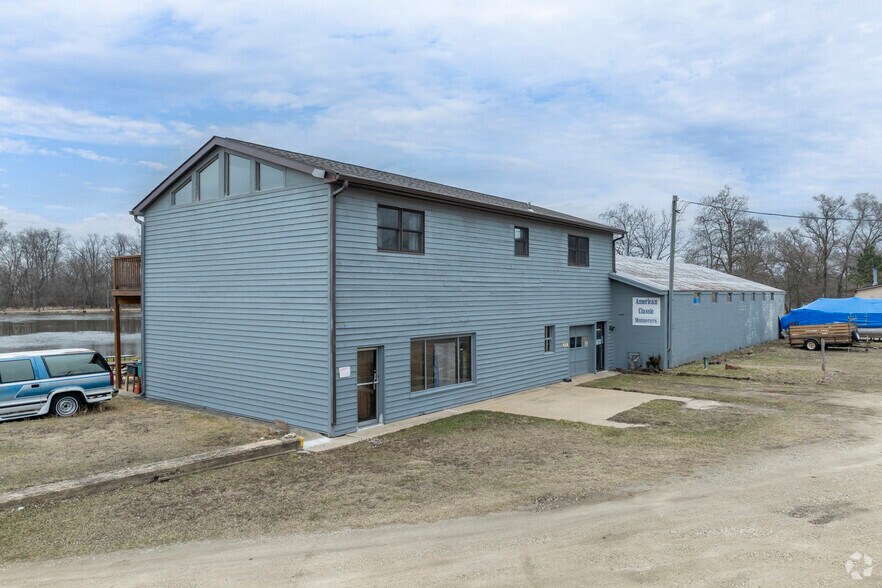 Primary Photo Of 3600 Riverside Dr, Crystal Lake Storefront Retail Residential For Sale