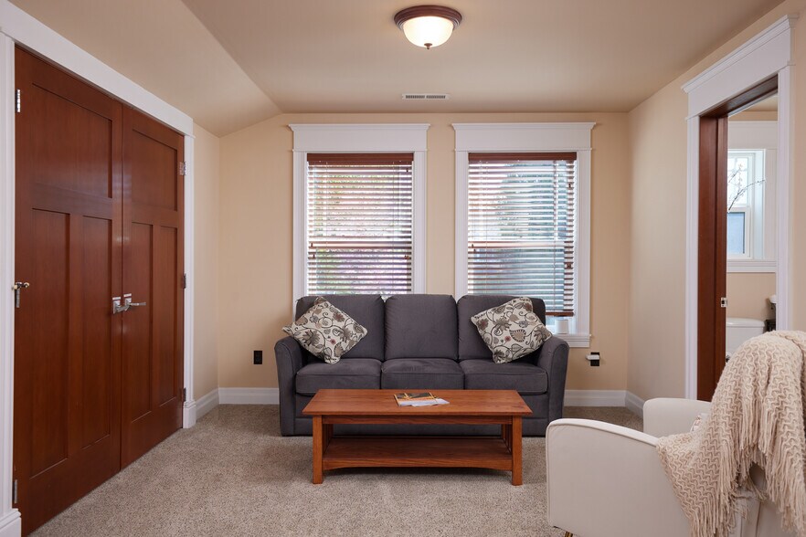 More Photos Of 527 Catherine St, Walla Walla Hospitality For Sale