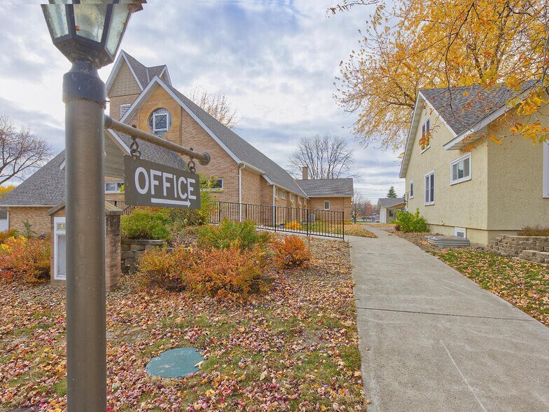 More Photos Of 410 1st St N, Winsted Office For Sale