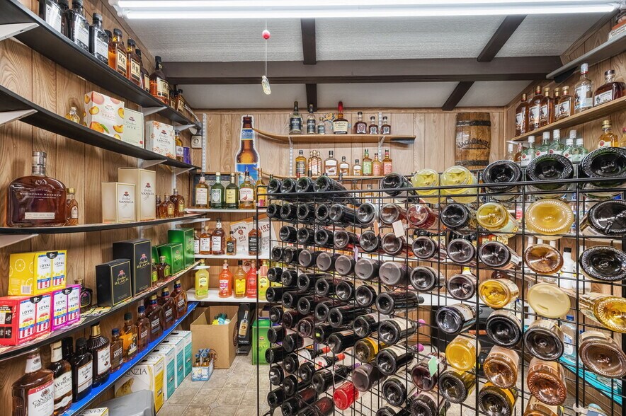 More Photos Of 10277 N 2130 Rd, Foss Convenience Store For Sale