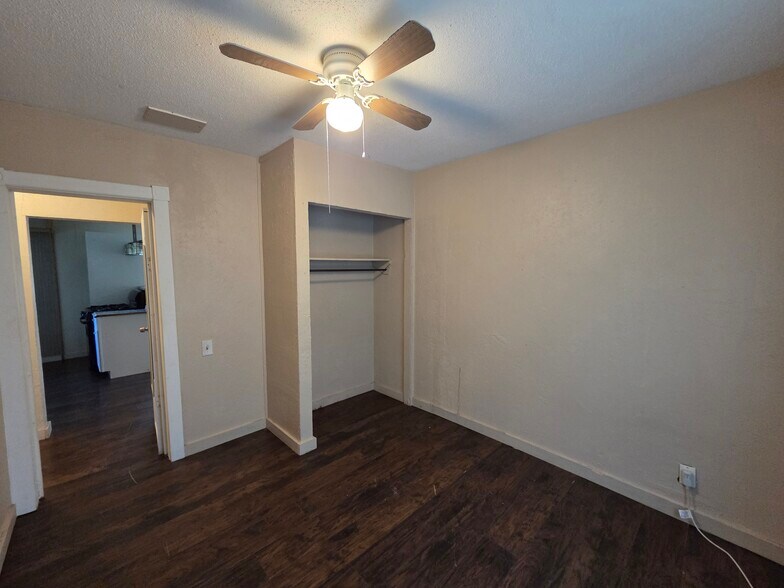 More Photos Of 531 N Main St, Joshua Office Residential For Sale