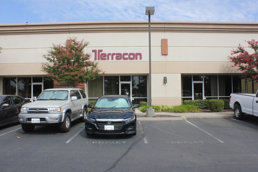 More Photos Of 50 Goldenland Ct, Sacramento Research And Development For Sale