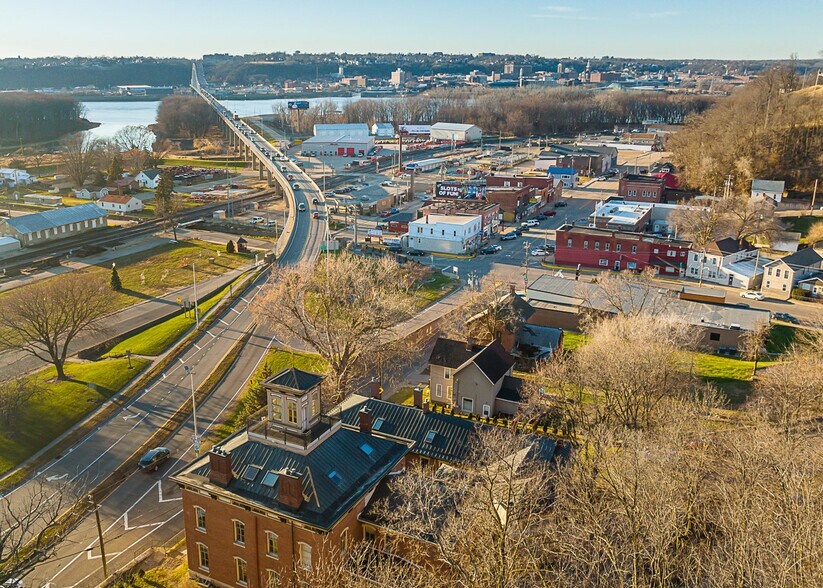 More Photos Of 399 Sinsinawa Ave, East Dubuque Specialty For Sale