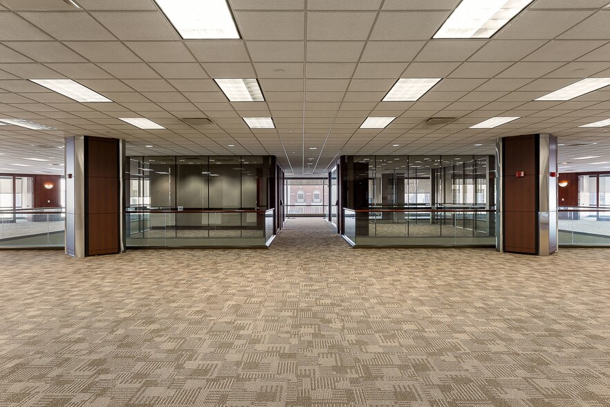 More Photos Of 500 W Jefferson St, Louisville Office For Lease
