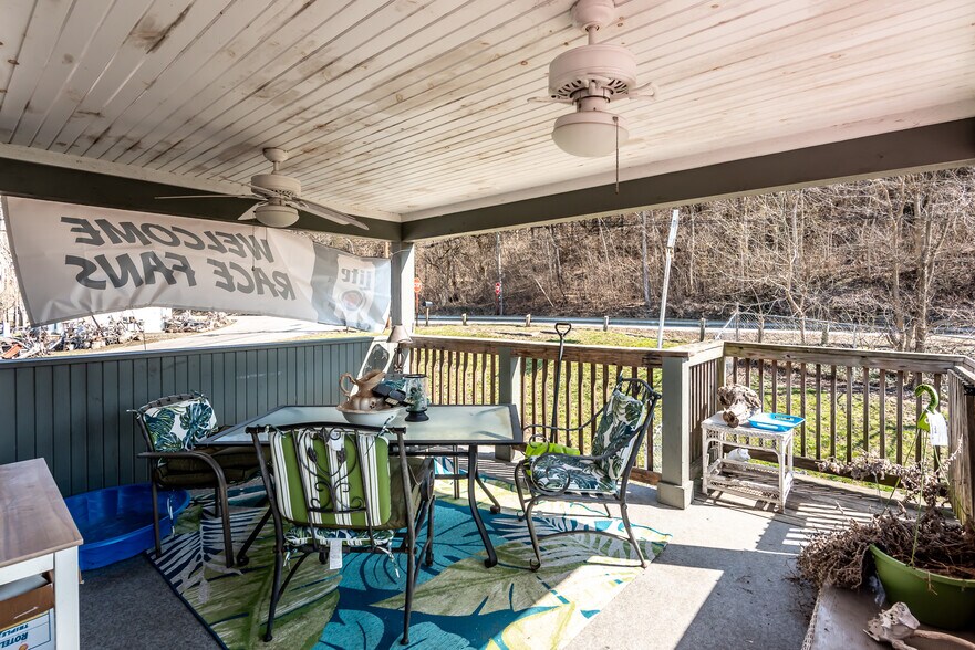 More Photos Of 5527 Oregonia Rd, Oregonia Restaurant For Sale