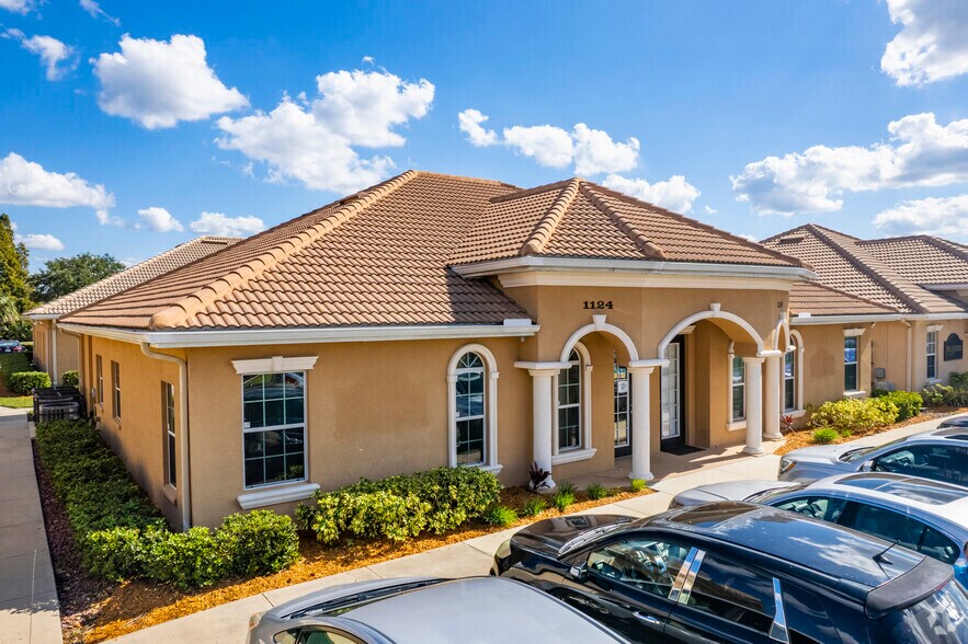 Primary Photo Of 1104 Kyle Wood Ln, Brandon Medical For Sale