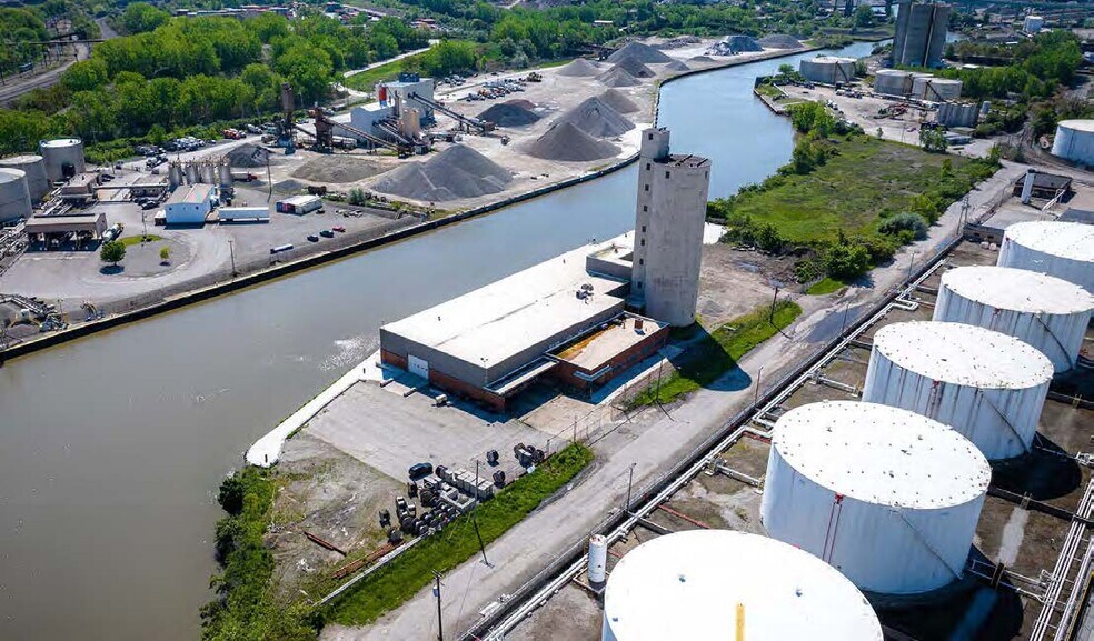 More Photos Of 2195 Drydock St, Cleveland Warehouse For Sale