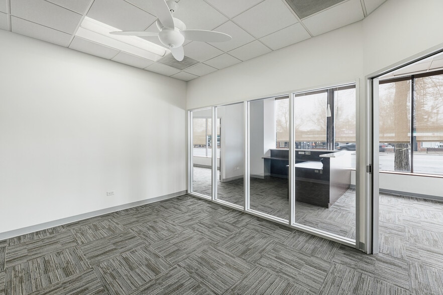More Photos Of 5364 W Devon Ave, Chicago Medical For Sale