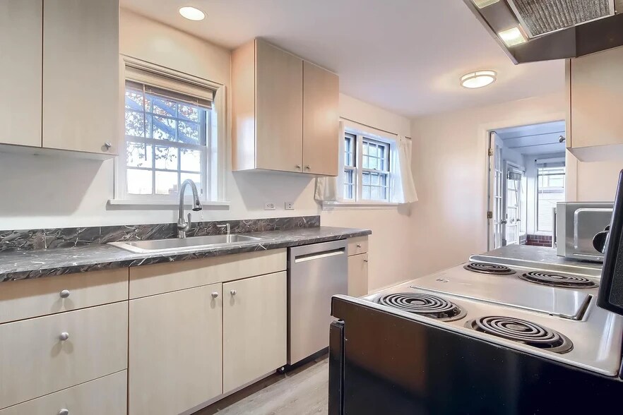 More Photos Of 928 S Harrison St, Denver Multifamily For Sale