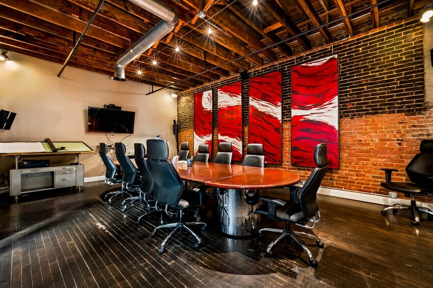 More Photos Of 247 Broad St, Kingsport Loft Creative Space For Sale