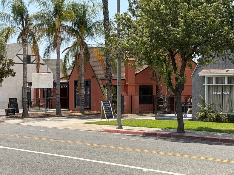 More Photos Of 6461 Brockton Ave, Riverside Restaurant For Sale