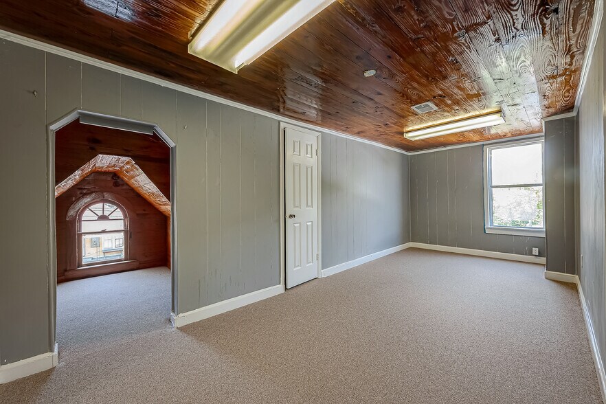 More Photos Of 1502 Main St, Seabrook Office Residential For Lease