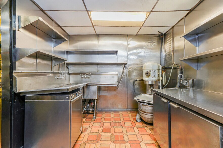 More Photos Of 2579 Cropsey Ave, Brooklyn Storefront Retail Residential For Sale