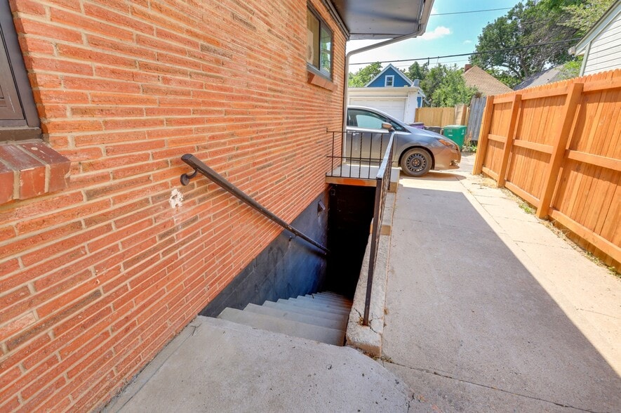 More Photos Of 204 W Ellsworth Ave, Denver Apartments For Sale