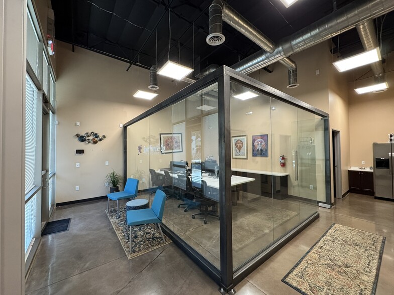 More Photos Of 5680 W Chandler Blvd, Chandler Loft Creative Space For Sale
