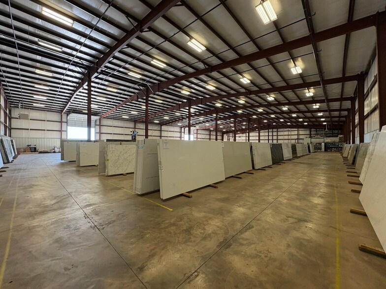 More Photos Of 149 NE 138th St, Edmond Warehouse For Lease