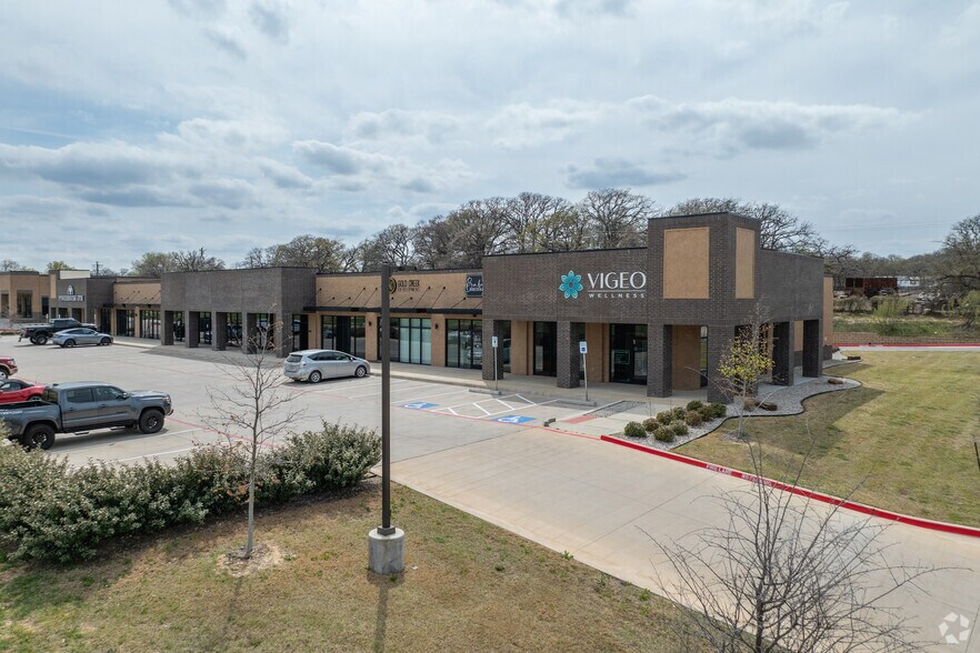 More Photos Of 1800 Lone Oak Rd, Weatherford Storefront Retail Office For Sale