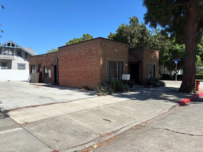 More Photos Of 191 S Orange St, Orange Office For Lease
