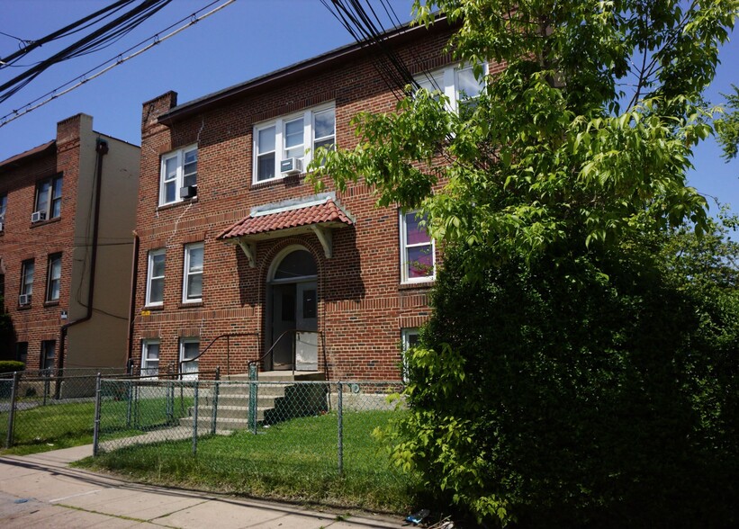 More Photos Of 439 Main St, White Plains Apartments For Sale