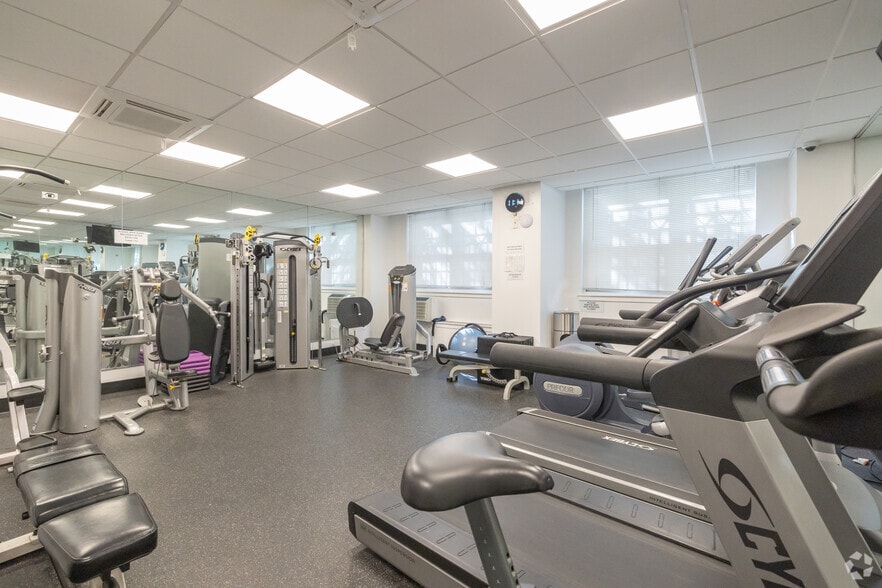 More Photos Of 401 E 74th St, New York Apartments For Lease