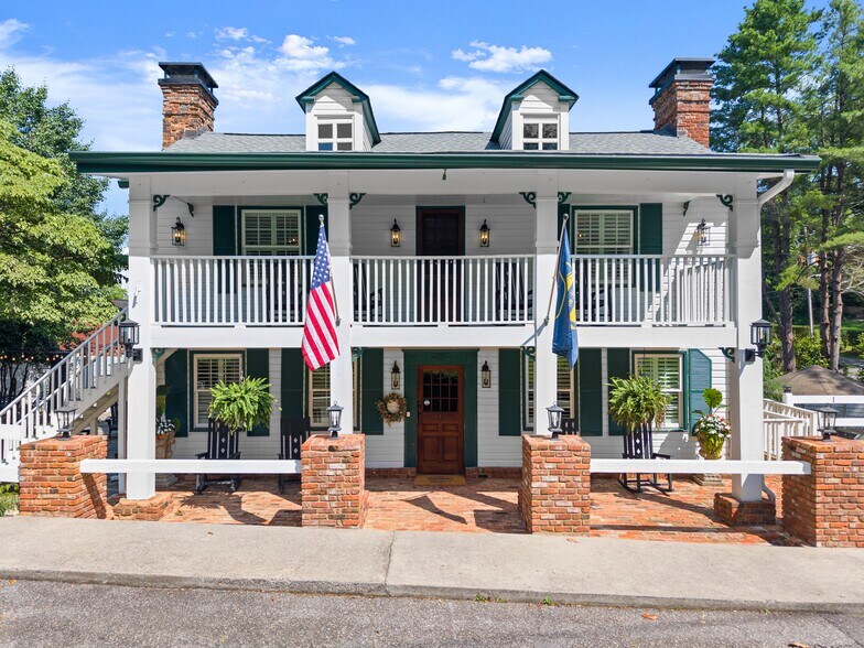 More Photos Of 168 W Main St, Dahlonega Hospitality For Sale