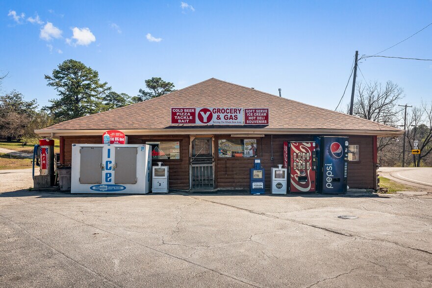 More Photos Of 10842 Highway 5 S, Salesville Convenience Store For Sale