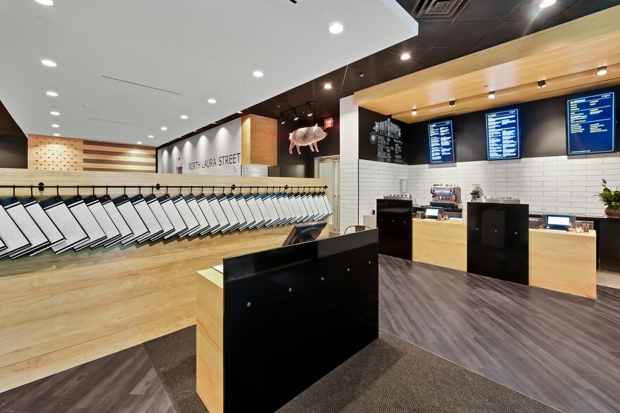 More Photos Of 100 N Laura St, Jacksonville Office For Lease