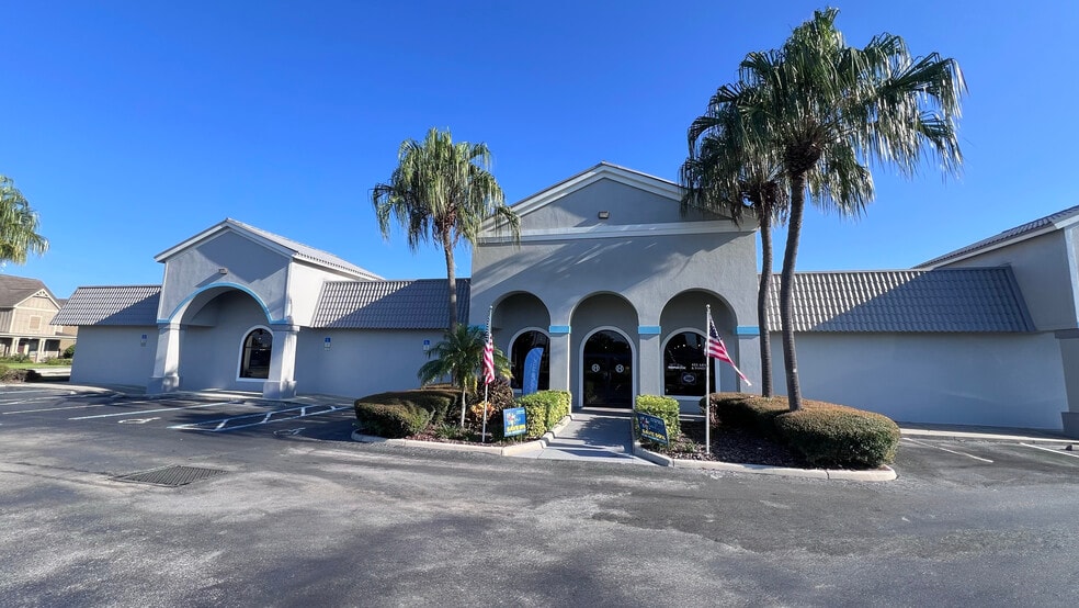 Primary Photo Of 11221 E Colonial Dr, Orlando Department Store For Lease