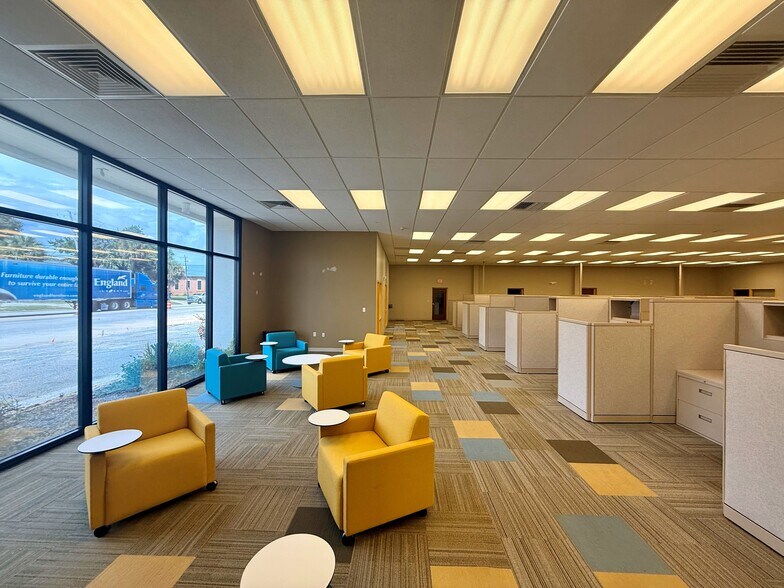 More Photos Of 1011 W Garden St, Pensacola Office For Sale