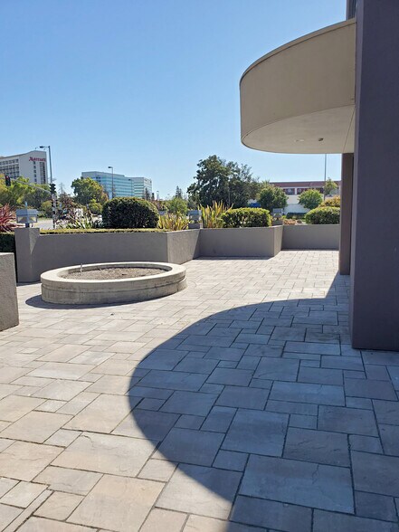 More Photos Of 4300 Great America Pky, Santa Clara Freestanding For Lease