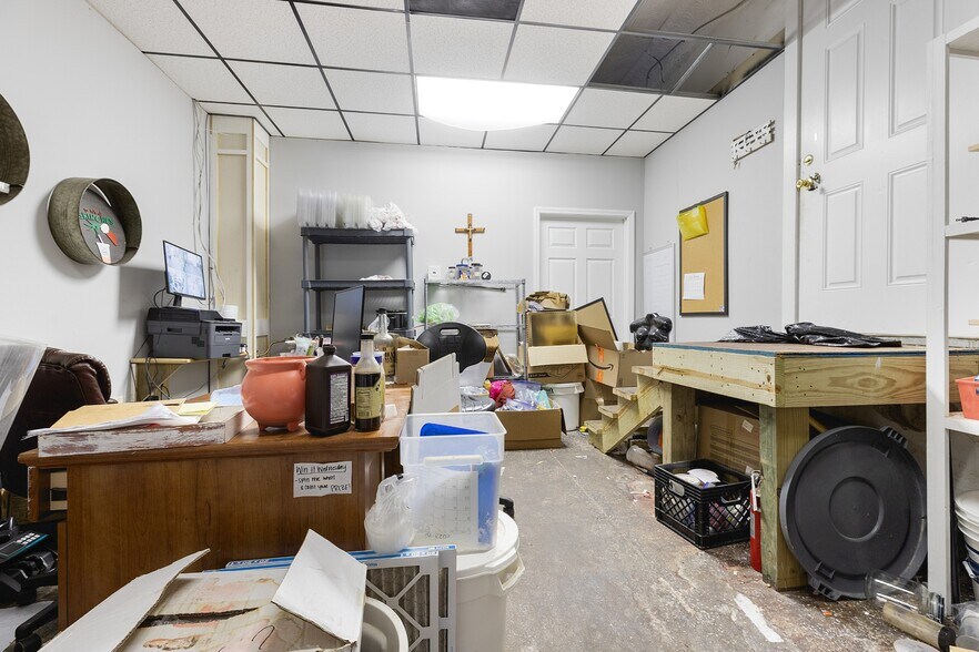 More Photos Of 114 N Church St, Waverly Loft Creative Space For Sale