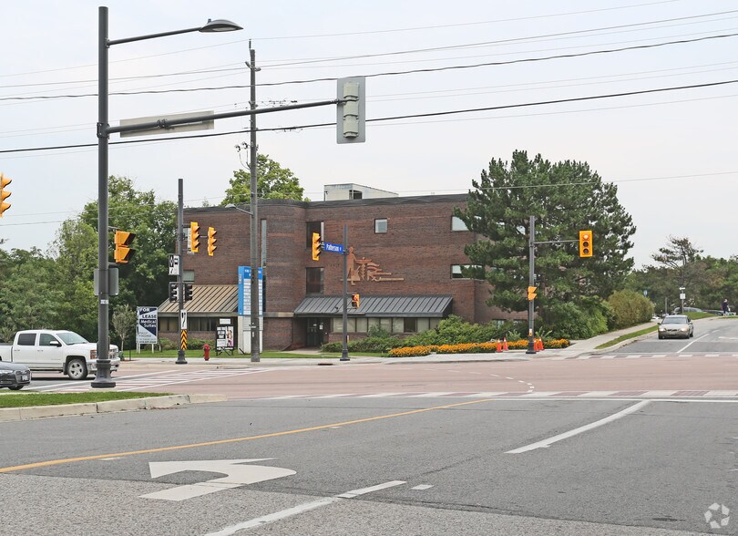 More Photos Of 679 Davis Dr, Newmarket Medical For Lease