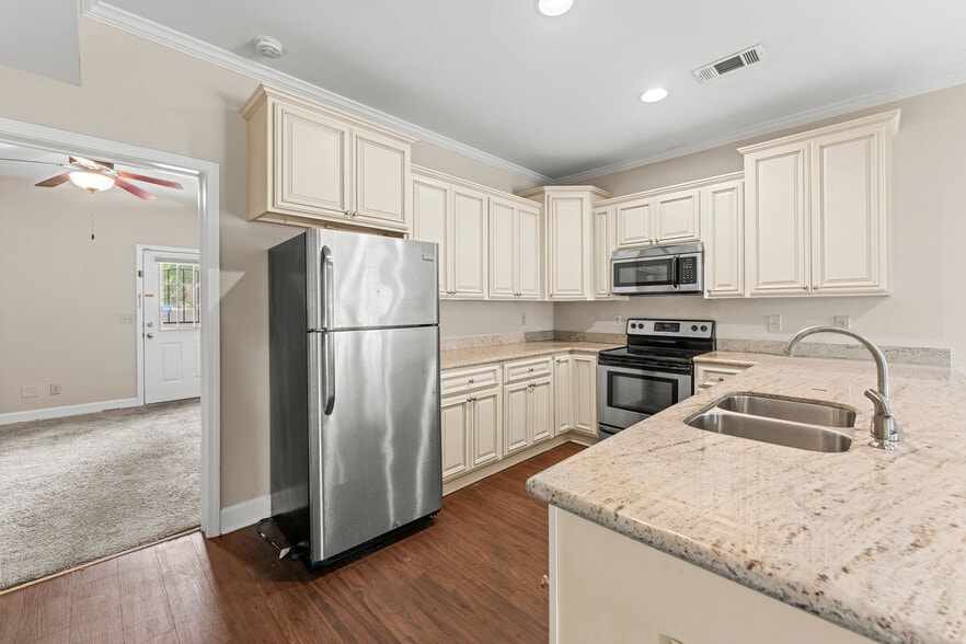 More Photos Of 403 Meador Dr, Tuscaloosa Multifamily For Sale