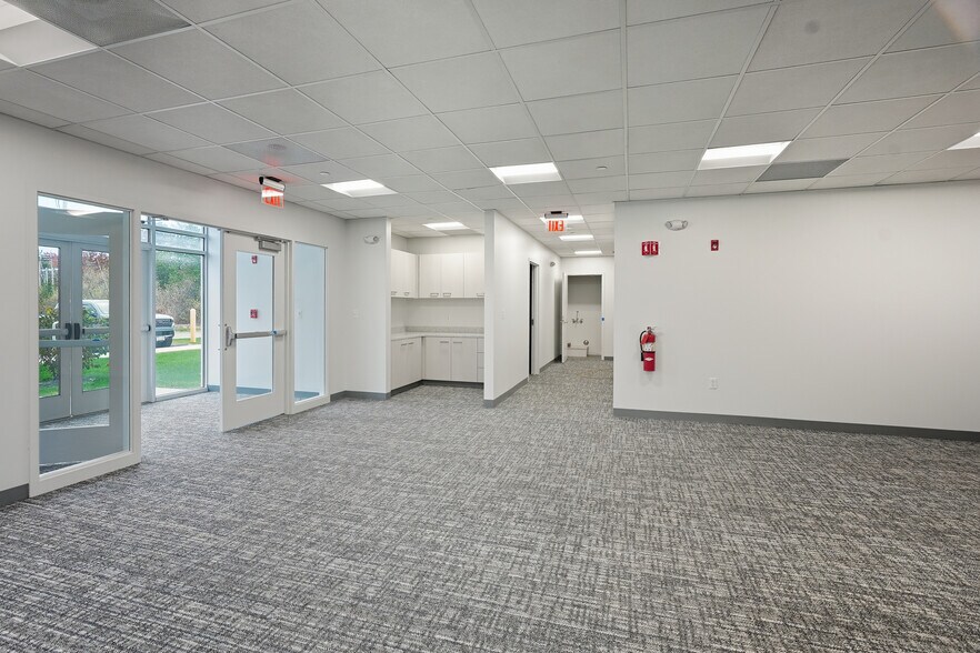 More Photos Of 315 Green St, Wrentham Distribution For Lease