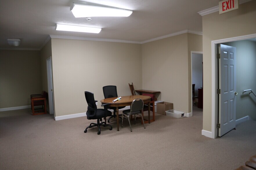 More Photos Of 1974 Commonwealth Ln, Tallahassee Office Residential For Sale