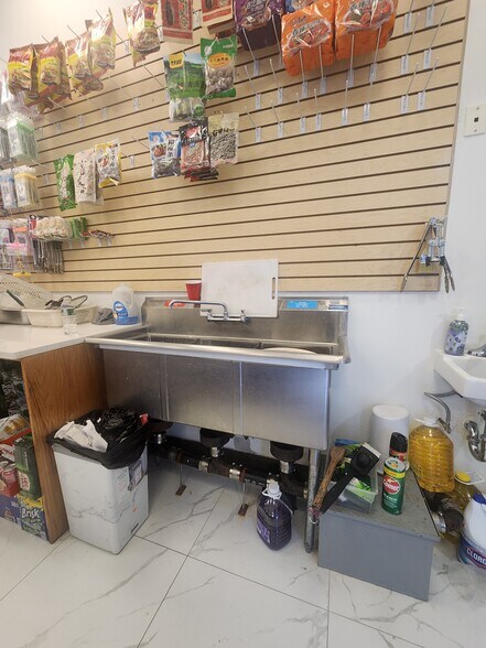 More Photos Of 377 Woodcleft Ave, Freeport Storefront Retail Residential For Sale