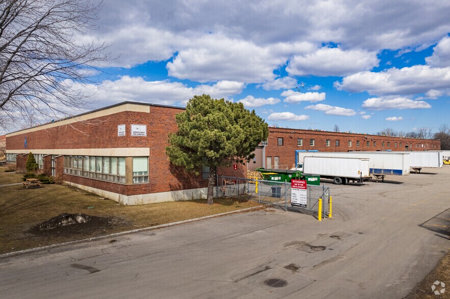 More Photos Of 1624-1692 Ave 50th, Montréal Warehouse For Lease