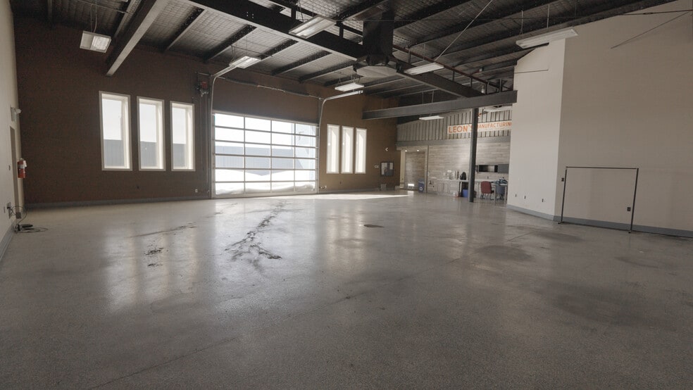 More Photos Of 135 York Street E St, Yorkton Warehouse For Sale