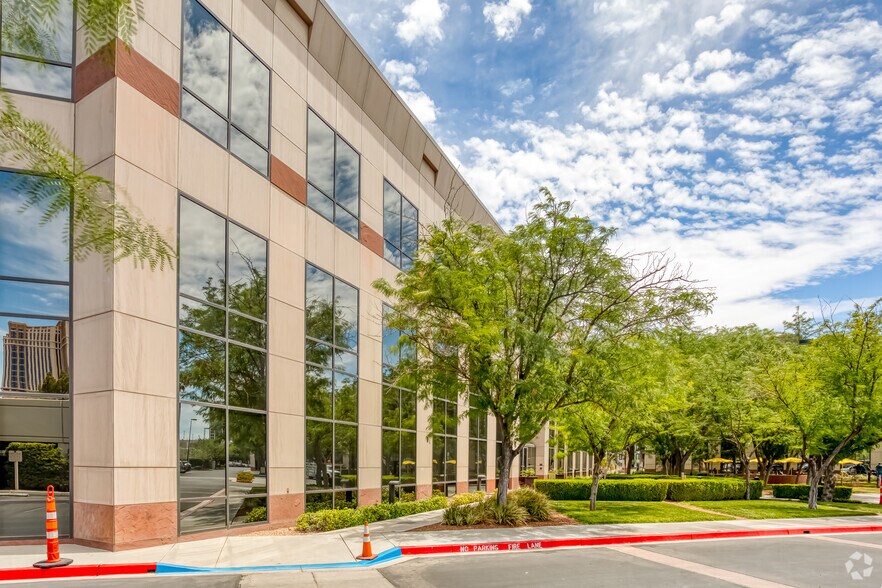 More Photos Of 3753-3993 Howard Hughes Pky, Las Vegas Unknown For Lease