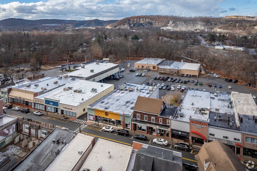 More Photos Of 222 Wanaque Ave, Pompton Lakes Storefront For Lease