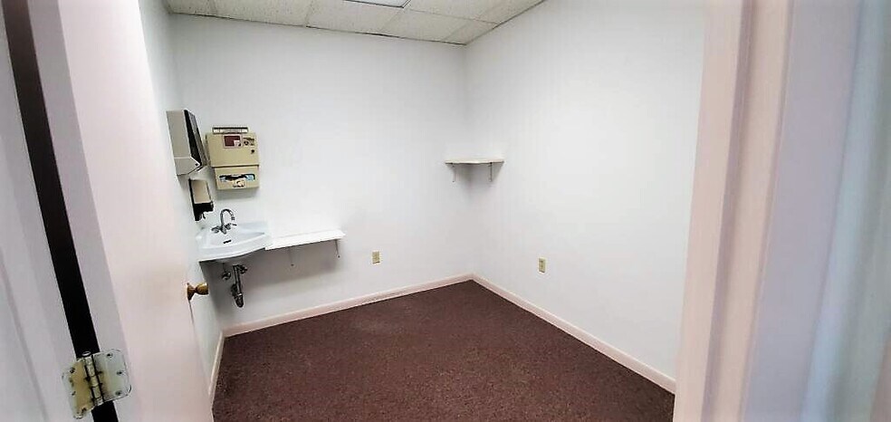 More Photos Of 500 N Washington Ave, Titusville Medical For Lease
