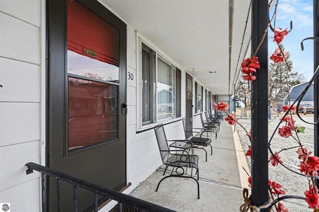 More Photos Of 1100 E Bay St, East Tawas Hotel For Sale