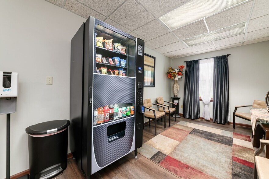 More Photos Of 261 W Johnstown Rd, Columbus Coworking Space