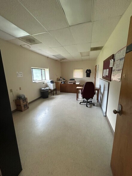 More Photos Of 368 Friendly Road, Ridgeway Industrial For Sale