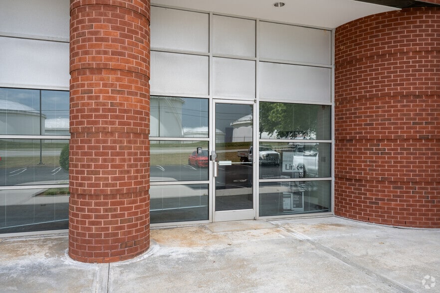 More Photos Of 408 Gallimore Dairy Rd, Greensboro Unknown For Lease