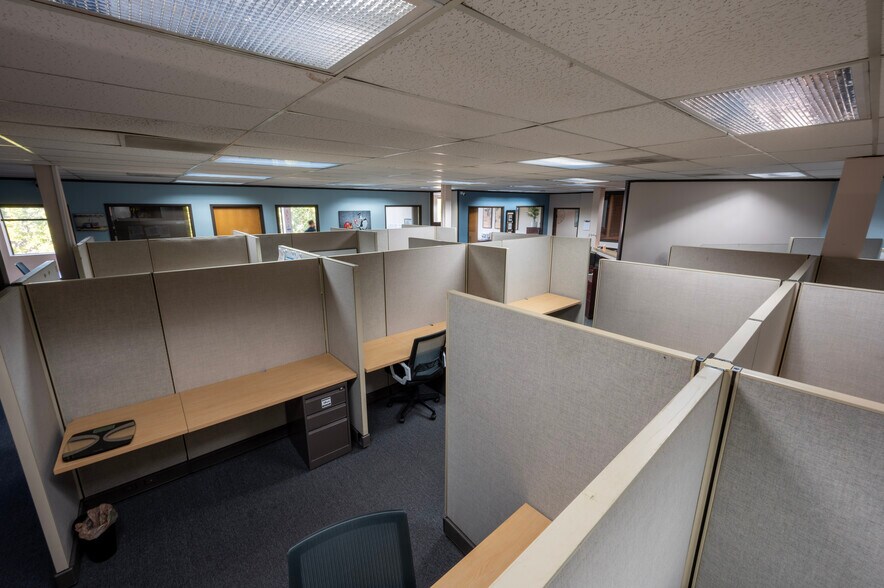 More Photos Of 8196 SW Hall Blvd, Beaverton Office For Lease