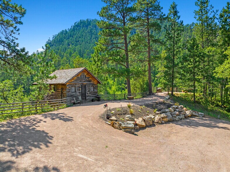 More Photos Of 10888 Rimrock Pl, Spearfish Hotel For Sale