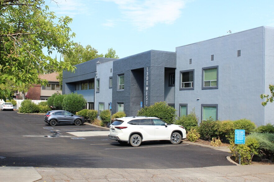 More Photos Of 1300 West St, Redding Office For Lease