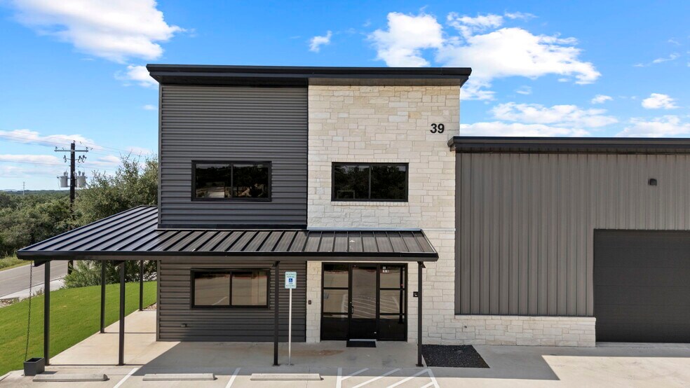 More Photos Of 39 Truss Dr, Boerne Flex For Sale